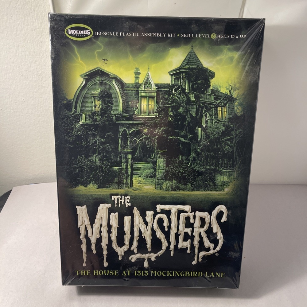 Moebius HO Scale The Munsters House at 1313 Mockingbird Lane Model Kit New - Picture 11 of 11